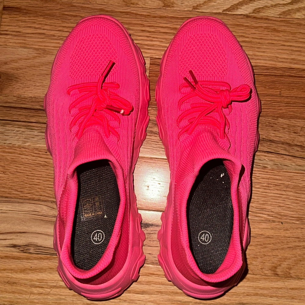 RUIBAO Shoes Women’s Sneakers from TikTok BNWOT